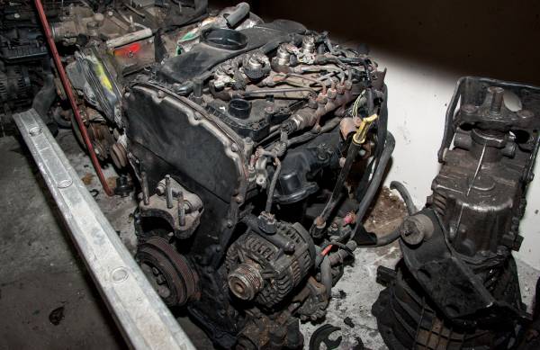 FORD TRANSİT 120 - 120 V ÇIKMA PARÇA  ÖNDEN ÇEKİŞLİ MOTOR